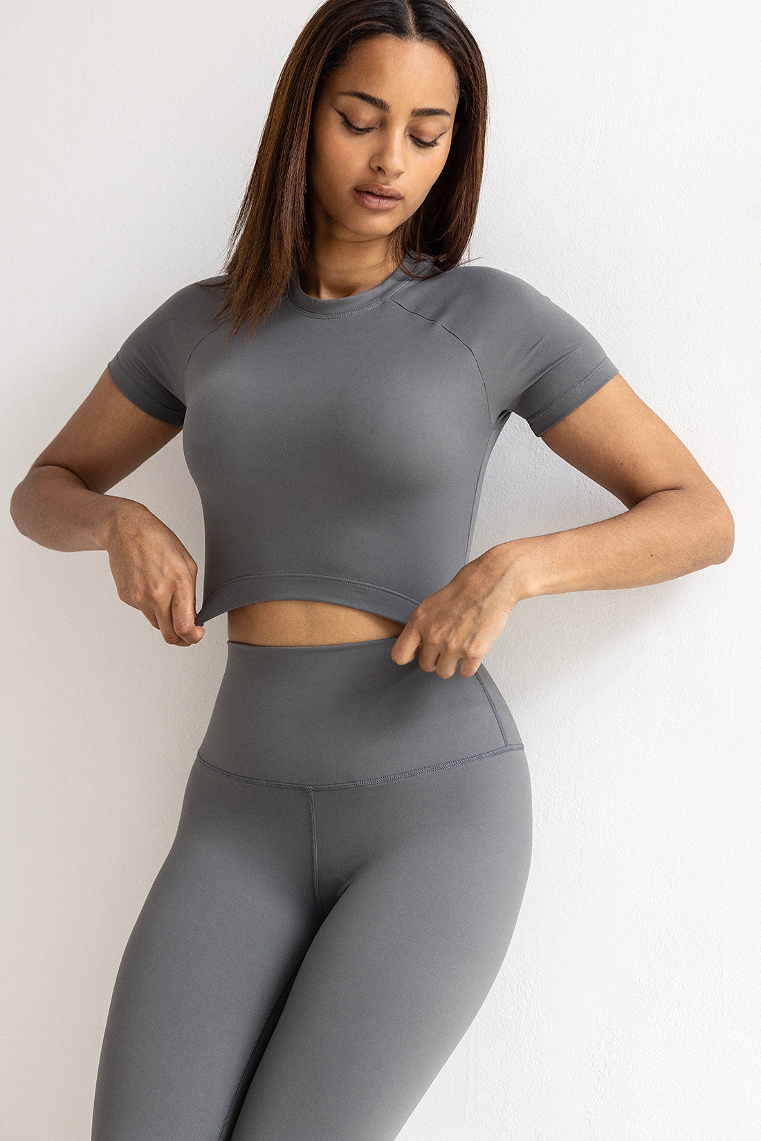 top gym mujer gris manga corta