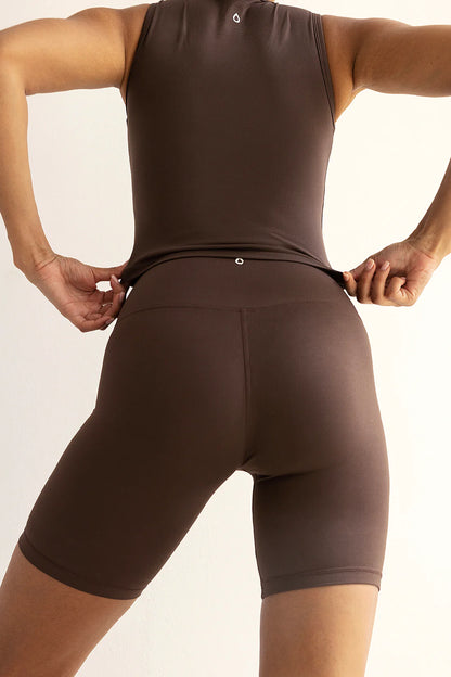  Conjunto yoga de malla ciclista mujer y top marrón